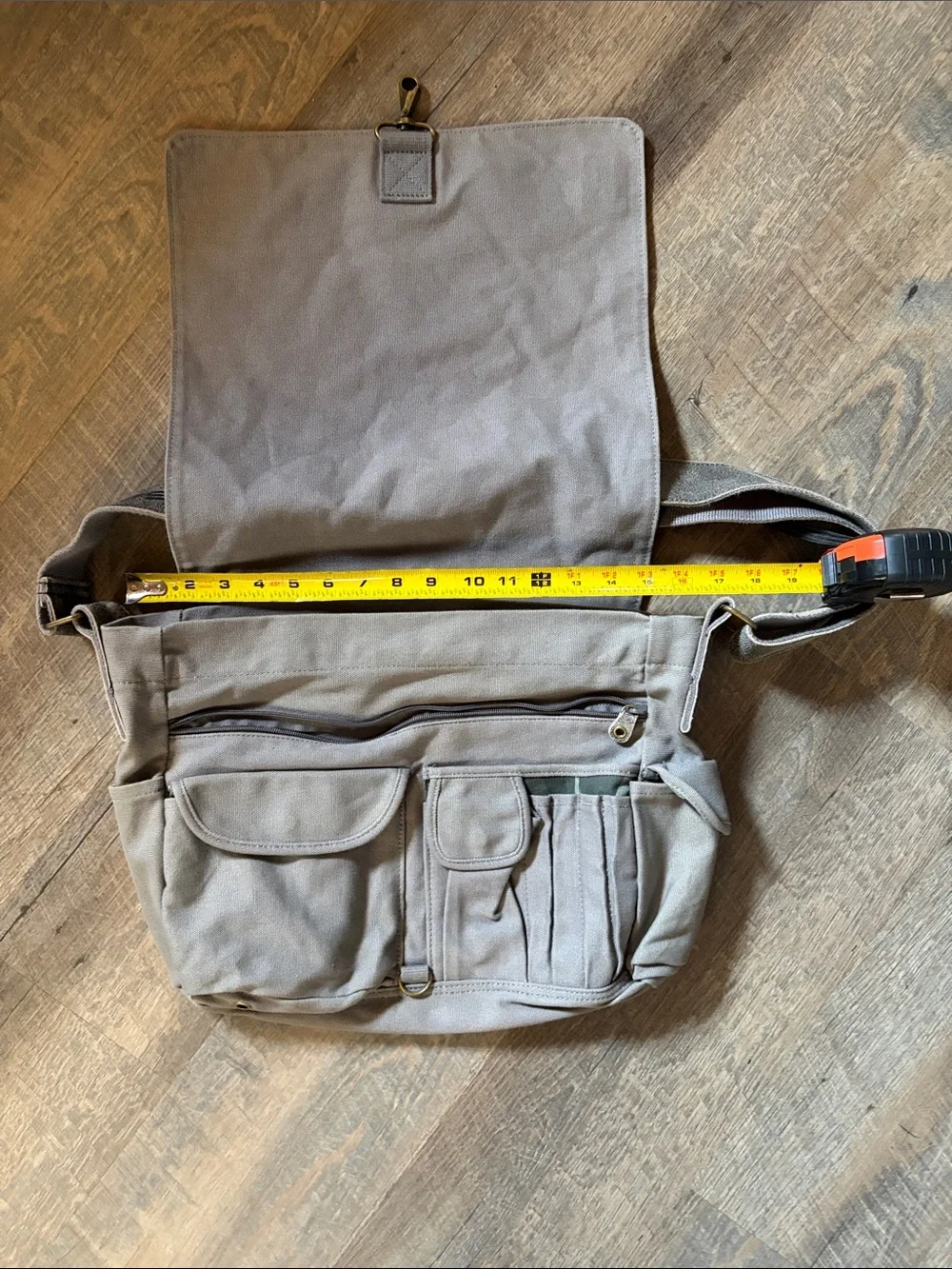 Dakine Taupe/Gray Canvas Messenger Station Bag with Adjustable Strap
